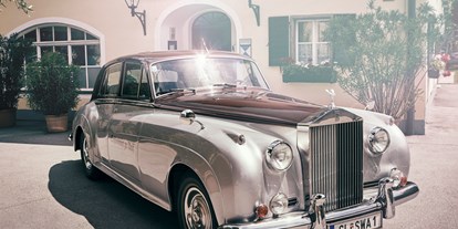 Hochzeit - Hochzeits-Stil: Fine-Art - Salzburg - Mit dem Locationeigenen Rolls-Royce zur Traumhochzeit in Salzburg. - ****Hotel Schlosswirt zu Anif