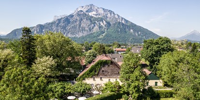 Hochzeit - Hochzeits-Stil: Vintage - Berchtesgaden - Die Außenansicht vom Schlosswirt in Anif. - ****Hotel Schlosswirt zu Anif