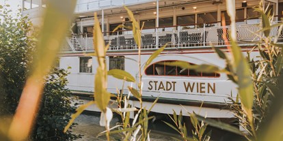 Hochzeit - Umgebung: am Fluss - Österreich - MS Stadt Wien