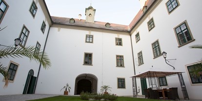 Hochzeit - Art der Location: im Freien - Weinviertel - Schloss Raggendorf Innenhof 238 m² - Schloss Raggendorf