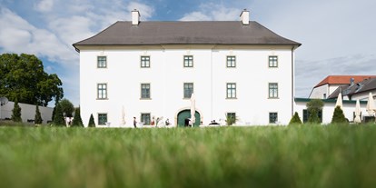 Hochzeit - Art der Location: im Freien - Schloßhof - Schloss Gartenansicht - Schloss Raggendorf
