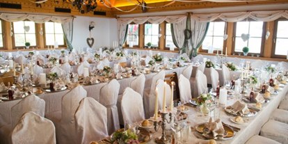 Hochzeit - interne Bewirtung - Guttaring (Guttaring) - Hochzeitstafel für ca. 100 Personen im großen Saal E-Form - Gipfelhaus Magdalensberg