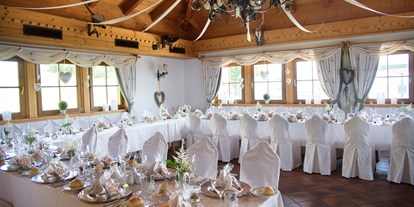 Hochzeit - Art der Location: Gasthaus - Liebenfels - Hochzeitstafel in U - Form für ca. 40 Personen - Gipfelhaus Magdalensberg