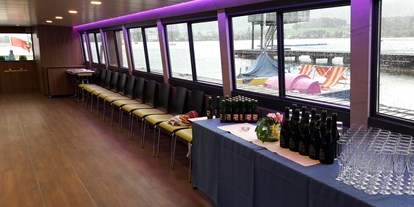 Hochzeit - externes Catering - Vöcklabruck - Salon unter Deck als Tanzboden - Mondsee Schifffahrt Hemetsberger