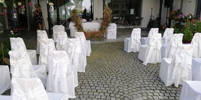 Hochzeit - Hochzeits-Stil: Boho - Bad Vöslau - Innenhof - Bauermühle Mattersburg