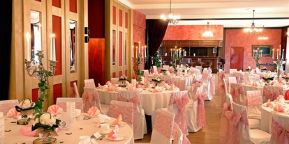 Hochzeit - Geeignet für: Gala, Tanzabend und Bälle - Rodenbach (Main-Kinzig-Kreis) - Lounge von 350 -750 m²
großer Aussenbereich im Garten - Alte Kaserne