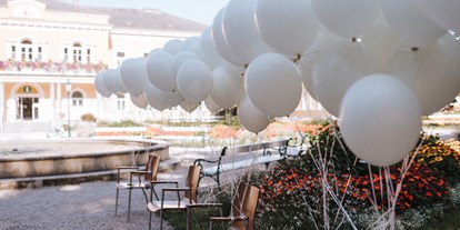 Hochzeit - Art der Location: im Freien - Oberösterreich - Blick auf das Alte Badhaus - Kursaal und Gästezentrum Bad Hall