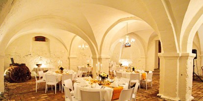 Hochzeit - Candybar: Donutwall - Schweiz - ZEHNTENHAUS Schloss Elgg