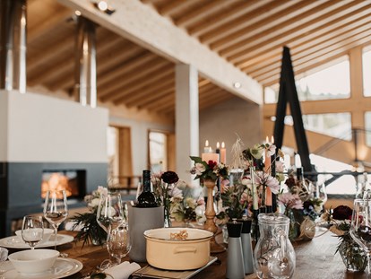Hochzeit - Umgebung: in den Bergen - Lumberjack Bio Bergrestaurant