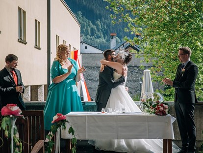 Hochzeit - Art der Location: ausgefallene Location - Wattens - Eheschließung beim 4-Sterne Parkhotel Hall, Tirol.
Foto © blitzkneisser.com - Parkhotel Hall