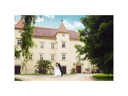 Hochzeit - Standesamt - St. Pölten - Schloss Gurhof im Schlossgarten - Schloss Gurhof 