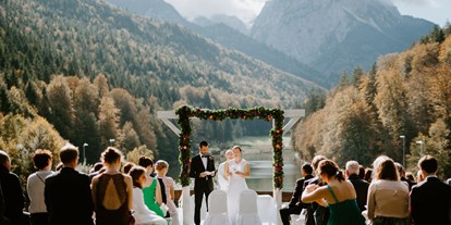 Hochzeit - Geeignet für: Eventlocation - Oberbayern - Trauung auf der Bergwiese am Riessersee in Garmisch-Partenkirchen - Riessersee Hotel Garmisch-Partenkirchen