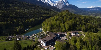 Hochzeit - Geeignet für: Eventlocation - Zugspitze - Riessersee Hotel Garmisch-Partenkirchen, Luftaufnahme - Riessersee Hotel Garmisch-Partenkirchen
