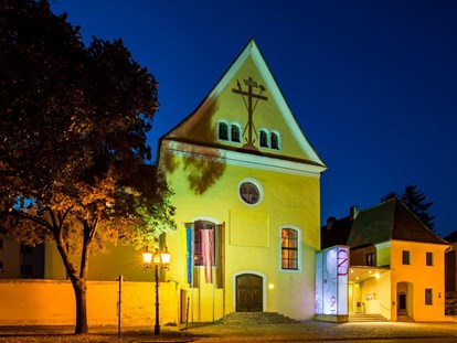 Hochzeit - Art der Location: Eventlocation - Rosenburg - Außenansicht Kloster UND - Kloster UND