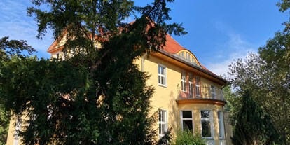 Hochzeit - Umgebung: im Park - Brandenburg - Villa Schomberg 