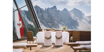 Hochzeit - Art der Location: ausgefallene Location - Wattens - © Die Lichtbildnerei - Hoadl-Haus Panoramarestaurant auf 2.340 m in der Axamer Lizum