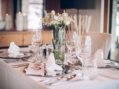 Hochzeit - Art der Location: Restaurant - Raum Zirbenlounge bis 25 Personen - Greenvieh Chalet