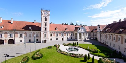 Hochzeit - Oberösterreich - Schlosshof; Foto: Wolfgang Simlinger - Schloss Lamberg
