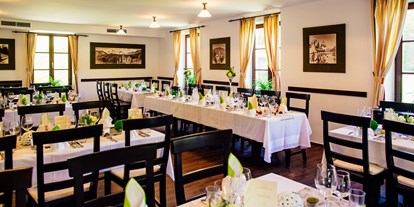 Hochzeit - Art der Location: Waldhochzeit - stilvolles Ambiente unseres Restaurants - Naturhotel Schloss Kassegg