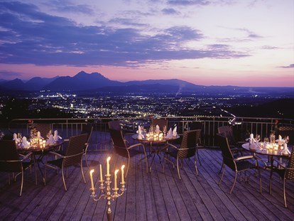 Hochzeit - Art der Location: ausgefallene Location - Munderfing - Dies ist unsere Aussicht auf die Stadt Salzburg - Panoramagasthof DaxLueg