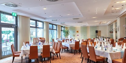 Hochzeit - Hochzeits-Stil: Modern - Neumark (Vogtlandkreis) - Restaurant Orangerie - First Inn Zwickau