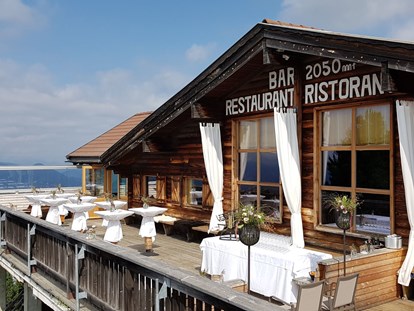 Hochzeit - barrierefreie Location - Südtirol - Aperitivo mit atemberaubender Aussicht - Restaurant La Finestra Plose