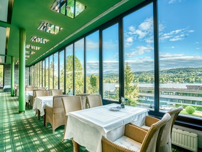 Hochzeit - Sommerhochzeit - Österreich - Ausblick vom Grünen Saal - Hotel Parks Velden