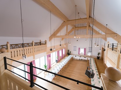 Hochzeit - Hunde erlaubt - Der Kölblsaal in der Klangwerkstatt im Narzissendorf Zloam für Feste bis zu 140 Personen. - Narzissendorf Zloam
