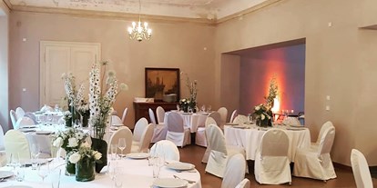 Hochzeit - Art der Location: ausgefallene Location - Brandis - Steinerner Saal bietet Platz für 140 Person - Schloss Brandis