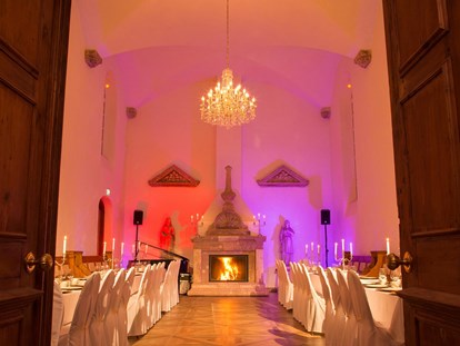 Hochzeit - Art der Location: privates Anwesen - Festsaal der Hochzeitskapelle bis 70 Gäste - Hochzeitskapelle Callenberg (Privatkapelle)