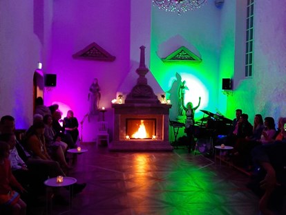 Hochzeit - Frühlingshochzeit - Party-Kapelle bis 100 Gäste - Hochzeitskapelle Callenberg (Privatkapelle)