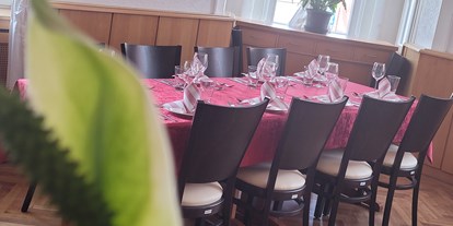 Hochzeit - Art der Location: Restaurant - Langenselbold - Tafel im Saal - Zum neuen Schwan 