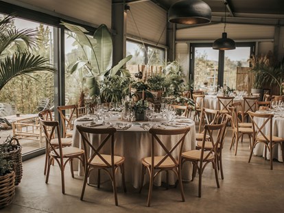 Hochzeit - Der Festsaal des Elliots Cafe's Gartenhaus in Baden-Württemberg bietet Platz für bis zu 100 Hochzeitsgäste. - Elliots Cafe's Gartenhaus 