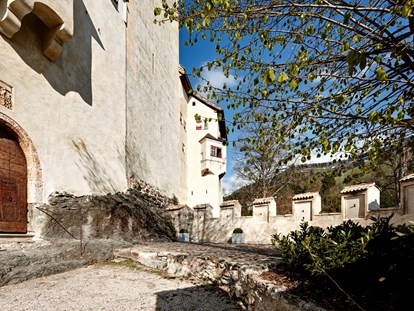 Hochzeit - Art der Location: ausgefallene Location - Eingangsbereich - Schloss Friedberg