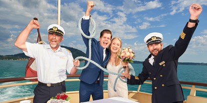 Hochzeit - Hochzeits-Stil: Boho-Glam - Oberösterreich - Kapitätnstrauung Attersee Schiffahrt - Attersee Schiffahrt - Kapitänstrauung