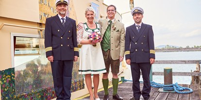 Hochzeit - Hochzeits-Stil: Vintage - Ebensee - Attersee Schiffahrt - Kapitänstrauung