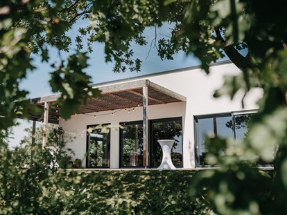 Hochzeit - Umgebung: mit Seeblick - Die Terrasse  - Seehaus Forst
