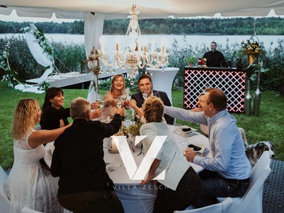 Hochzeit - Hochzeitsessen: 5-Gänge Hochzeitsmenü - Eine Gartenhochzeit auf der Villa Zesch nahe Berlin. - Villa Zesch am See - Eventlocation bei Berlin