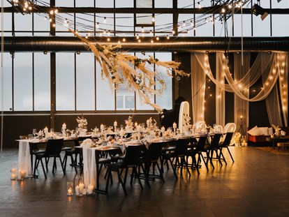 Hochzeit - Geeignet für: Firmenweihnachtsfeier - Edling (Landkreis Rosenheim) - Eine Hochzeit in unserer Eventhalle Alte Schlosserei - Tonwerk Dorfen