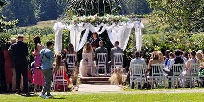 Hochzeit - Hochzeitsessen: À la carte - Österreich - Zeremonie in der Kuppel - Palais Kneissl
