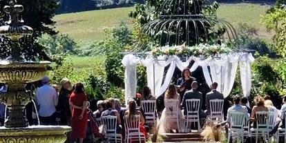 Hochzeit - Hochzeitsessen: Catering - Bad Blumau - Zeremonie mit Springbrunnen - Palais Kneissl