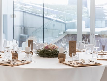 Hochzeit - Preisniveau: moderat - Jois - Der Festsaal des Weingut Leo HILLINGER bietet Platz für bis zu 120 Hochzeitsgäste. - WEINGUT LEO HILLINGER
