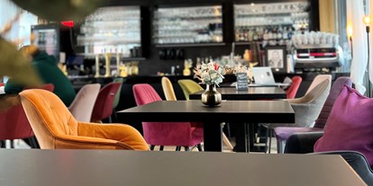 Hochzeit - Art der Location: ausgefallene Location - Hernstein - DFK - Cocktail & Prosecco Bar