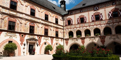 Hochzeit - Art der Location: Eventlocation - Innenhof (Eingang im Bild: Nordeingang - Haupteingang) - Schloss Tratzberg