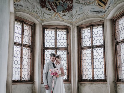Hochzeit - Hochzeits-Stil: Modern - Innsbruck - Der Habsburgersaal Erker - Schloss Tratzberg