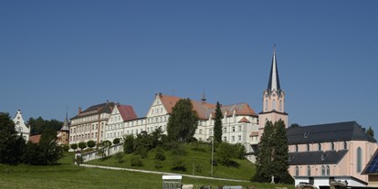 Hochzeit - Garten - Leutkirch im Allgäu - Tagungszentrum Kloster Bonlanden
mit neugotischer Klosterkirche St. Michael - Kloster Bonlanden