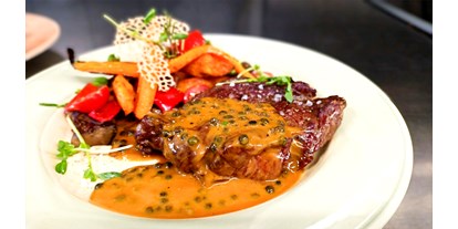 Hochzeit - Wickeltisch - Solingen - Entrecôte- / Rib-Eye-Steak vom argentinischen Rind Black Angus, allerbeste Qualität - Hotel und Restaurant Kolossos in Neuss am Rhein