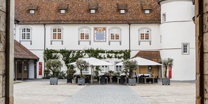 Hochzeit - Parkplatz: kostenlos - Fellbach (Rems-Murr-Kreis) - Restaurant Schloss Filseck