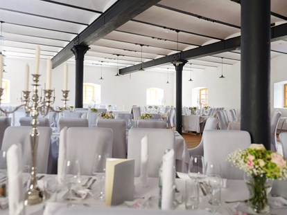 Hochzeit - interne Bewirtung - Höhe Wände und die Industrial Optik machen den Festsaal vom Stanglbräu zu etwas ganz Besonderem. - Stanglbräu