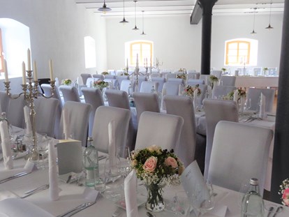 Hochzeit - Hochzeits-Stil: Vintage - Der Festsaal des Stanglbräu bietet Platz für bis zu 120 Hochzeitsgäste. - Stanglbräu